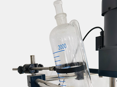 Reator de vidro de camada única 100L detalhe - Funil de pressão constante, pode alimentar o líquido na caldeira de reação.
