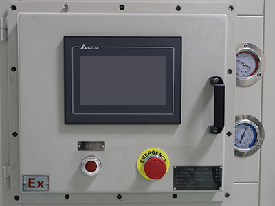 Chiller Aquecedor de Água 50L para Laboratório detalhe - Explosion proof controller system and LCD touch screen(Optional 2).
