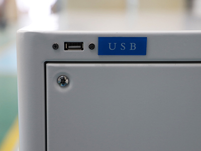 Liofilizador liofilizador 6-7kg para frutas e legumes detalhe - A interface USB pode baixar dados de liofilização para registro.