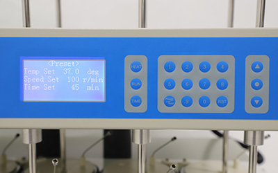 Testador de dissolução RC-12DS com 12 recipientes detalhe - Tela LCD, pode definir e exibir temperatura, velocidade e tempo de forma independente.