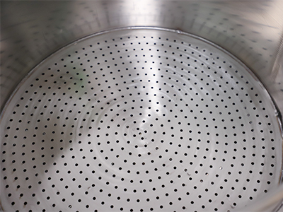 Sistema de filtração a vácuo de aço inoxidável detalhe - 304 stainless steel funnel, 4mm hole drilled at the bottom of the funnel